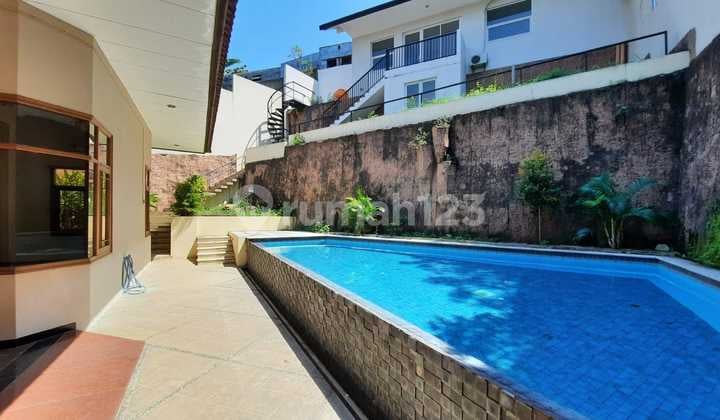 Rumah Bagus Mewah Tengah Kota Semarang Kawasan Elit Siap Pakai Dekat Akpol Dekat Pintu Tol Dekat Sekolah Internasional Disewakan Di Singgalang Candisari Semarang Atas