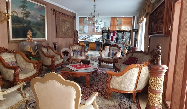 Rumah bagus dan rapih di Kemang