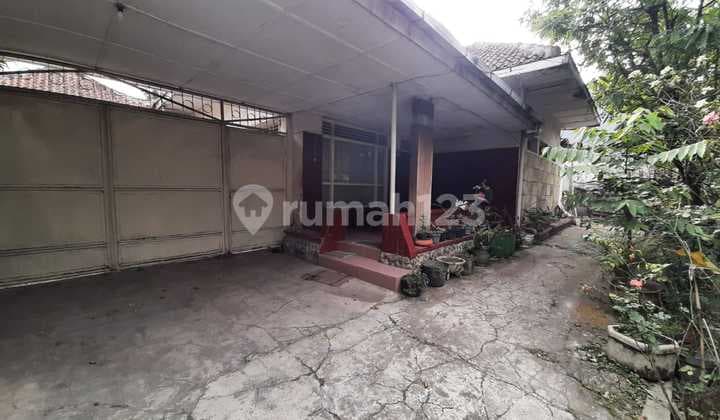TURUN HARGA! HARGA HITUNG TANAH! Rumah Lawas SHM Di Sayap Riau Dago Kota Bandung