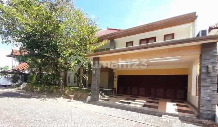 Dalam Perumahan Kolam Renang Pribadi Kaliurang