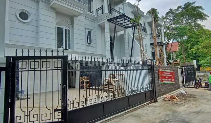 brand new.luxury.american classic design.private pool in brawijaya kebayoran baru