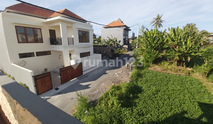 Rumah semi vila 3 lt, cantik, modern, strategis, view sawah dan laut