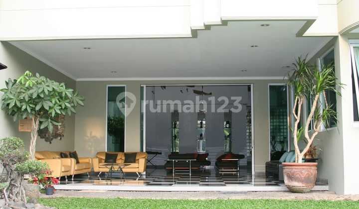 Rumah Keren Lux Sayap Dago dekat RS Boromeus