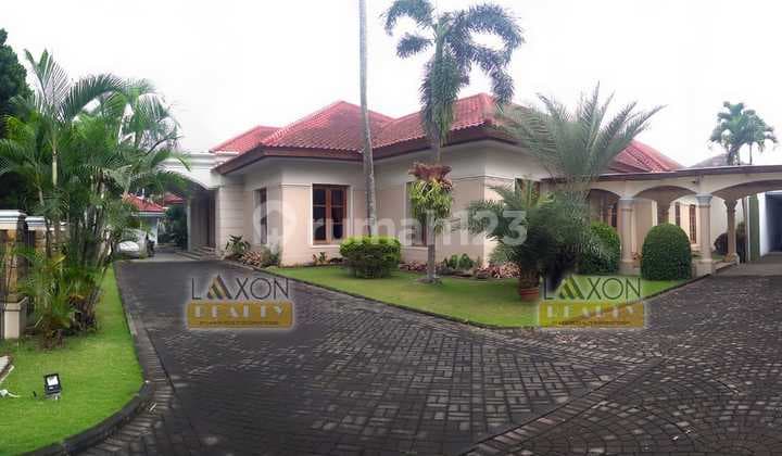 RUMAH MEWAH SUPER LUAS SIAP HUNI DI PERUMAHAN ELIT DAGO DEKAT SIMPANG DILENGKAPI KOLAM RENANG KEREN