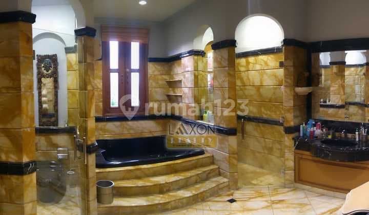 RUMAH MEWAH SUPER LUAS SIAP HUNI DI PERUMAHAN ELIT DAGO DEKAT SIMPANG DILENGKAPI KOLAM RENANG KEREN