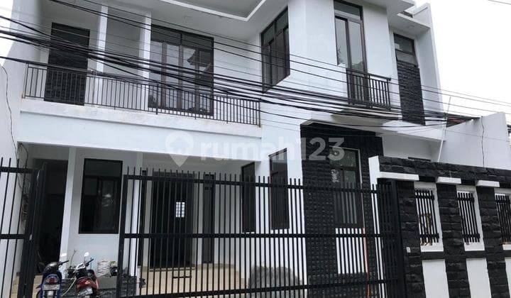 For Sale New House in a strategic location in central Jakarta "2BES"