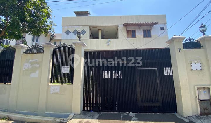 Rumah Kost2an 13 Pintu di Komplek Batan Lebak Bulus Jakarta Selatan LT 823M2 Cash Only Murah Bawah Pasar