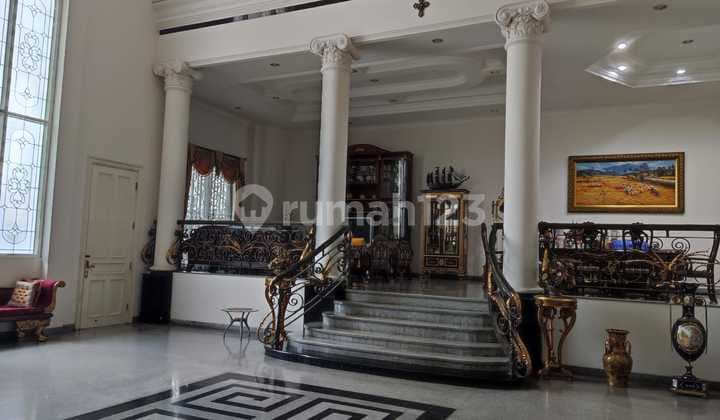 Rumah Mewah Model Classic di Intercon Luas 747m2 Full Renov