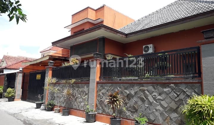 Rumah Mewah Full Furnished Dekat Graha Saba Solo Kota