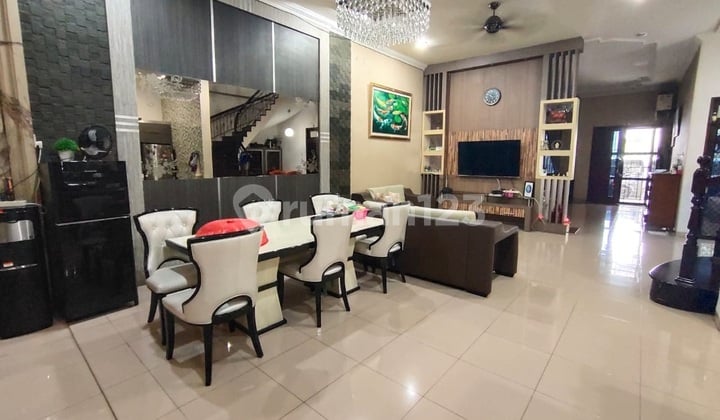 Villa di Komplek Wisata Indah Gg Rustam S Parman