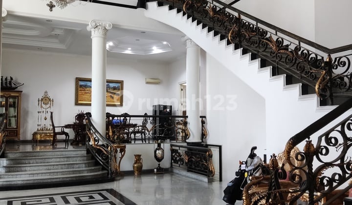 Rumah Intercon hoek 750m Jalan Lebar Bebas Banjir