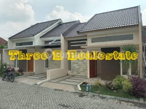 Rumah baru minimalis siap huni lokasi di perumahan cluster one gate berjarak 2.5 km dari kampus UB Soehat - Malang