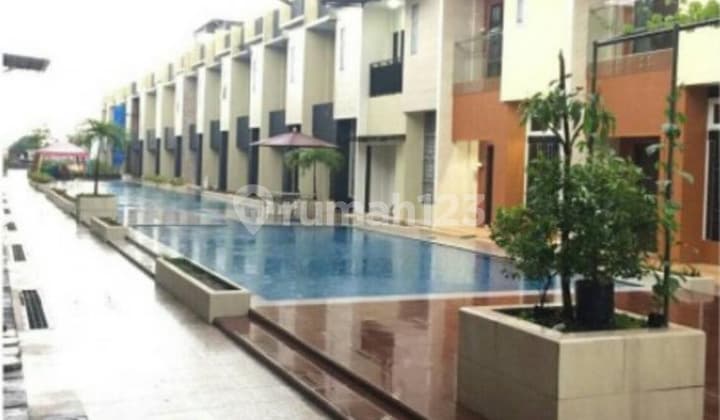 Villa di Komplek Nusa Dua ( Gatot Subroto )