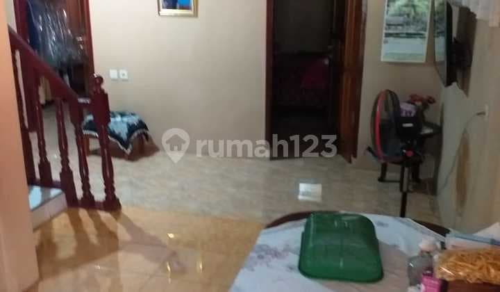 Rumah cantik di pinggir jalan ramai di Sapan Gedebage