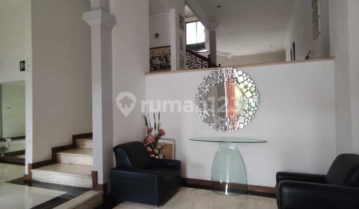 Rumah Luas 2 Lantai, Taman Depan Belakang, Setra Duta Bandung