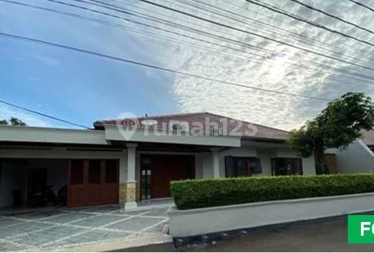 Rumah 1 lantai Luas 970 m2 di Cilandak, Dalam Komplek Cluster Townhouse, Ada pool
