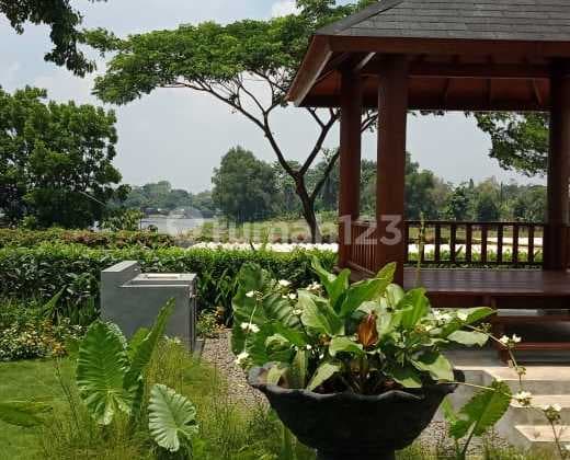 Dijual Rumah View Danau nan Segar di dalam Lingkungan Hijau