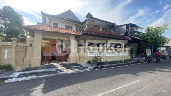 Rumah Sewa 2 Lantai 3 Kamar Tidur Area Dalung Jl. Taman Tirta Dalung