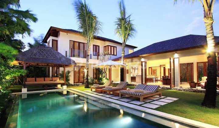 Jual Cepat Villa In Central Seminyak Big Garden,near To The Beach