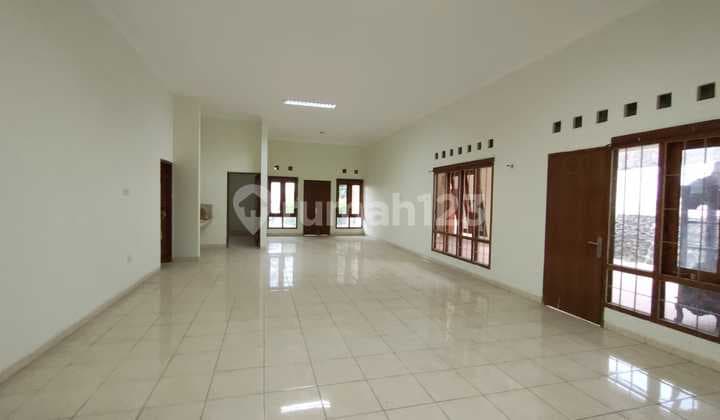 Rumah strategis tengah kota dekat tol jatingaleh disewakan di wahidin candisari semarang selatan