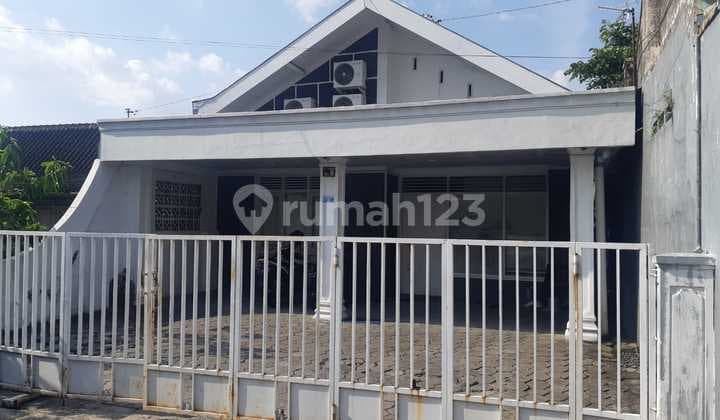 Turun Harga!! Rumah tengah kota Solo, 100 m dr Jln Slamet Riyadi Solo
