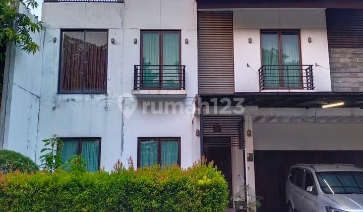 Dijual murah rumah strategis diperumahan Pulomas Residen Jakarta Timur