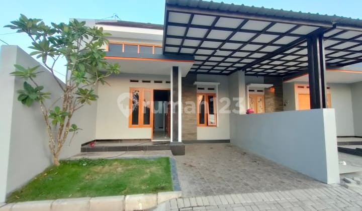 Rumah Baru Gress Area Perumahan Solo Baru