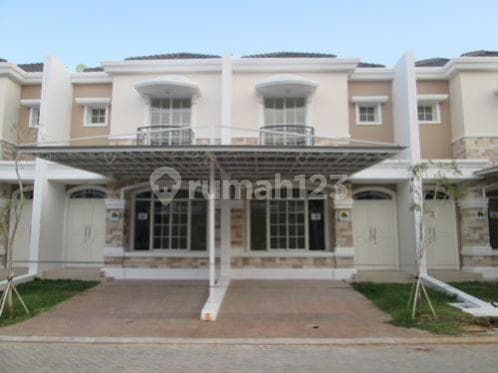 For Rent Luxury Western Style House in Green Lake City Size 6x15