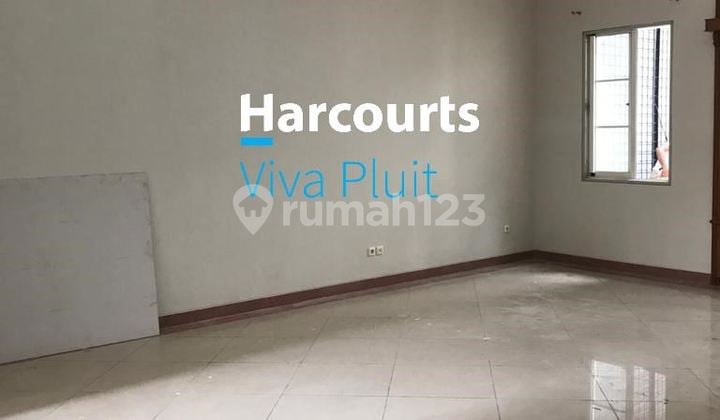 Rumah Cendana Golf, Pantai Indah Kapuk. Harga Nego!