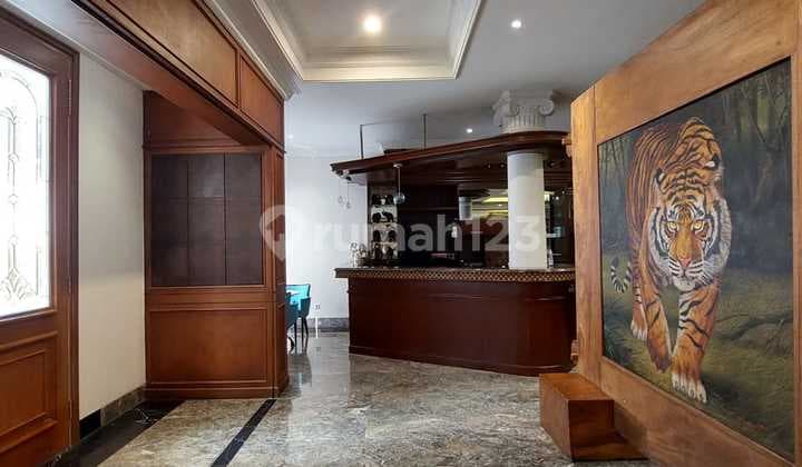 Luxuryous house kebayoran baru close to senayan
