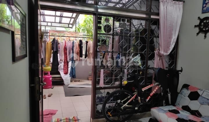 Rumah Cocok Untuk Keluarga Muda di Taman Holis Indah 1