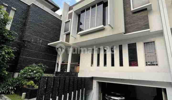 Townhouse di Brawijaya, Kebayoran Baru, Dalam Cluster, Prime Area