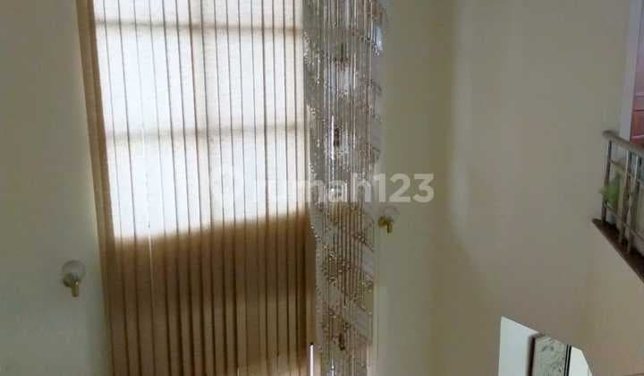 Rumah apik lingkungan tenang