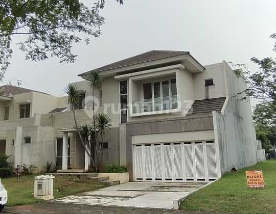 Luxury South-Facing House near Park BSD City