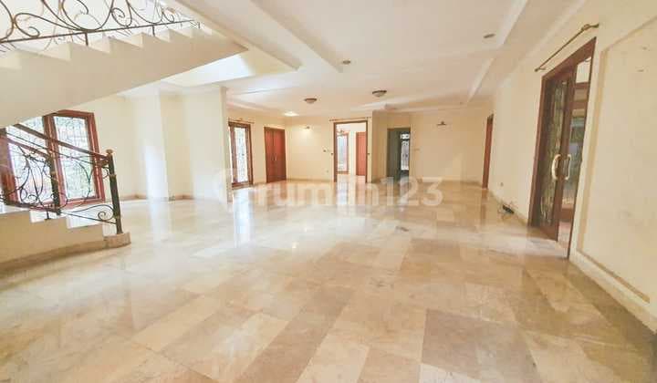 Multifungsi Bangunan Kantor Dan Tempat Tinggal di Brawijaya