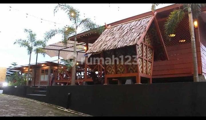 Rumah Lokasi Strategis Cocok Untuk Usaha di Bukit Pakar Bandung