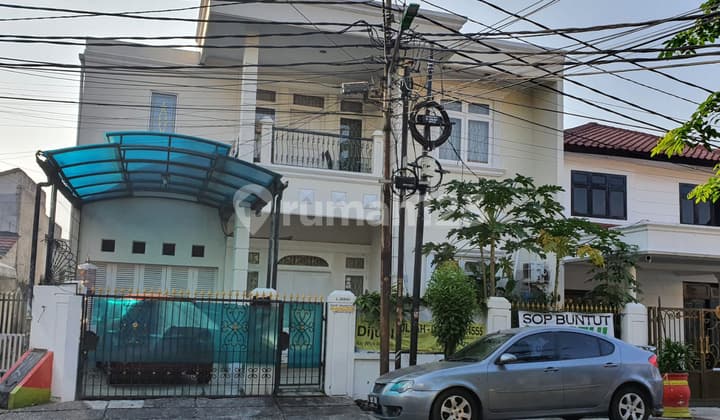 Beautiful house in Rawamangun, Jeruk Street