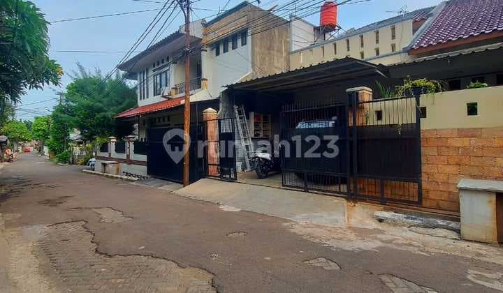 Rumah dalam Komplek pejaten jalan lebar