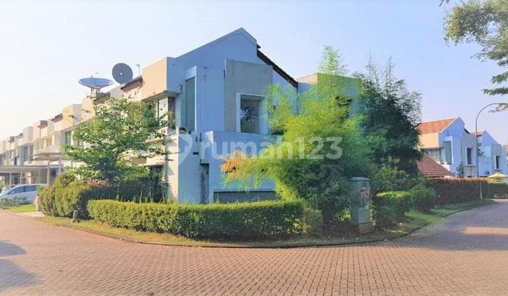 Rumah Hook 2 Lantai Luas 249m di Cluster Cassia JGC Cakung