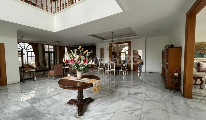 Rumah bagus cantik dan sangat terawat siap huni.