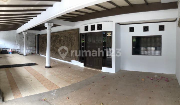 Rumah Di Pinggir jalan raya Jatibening