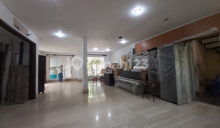 Rumah 2 lantai di jalan mandala, tomang, jakarta barat