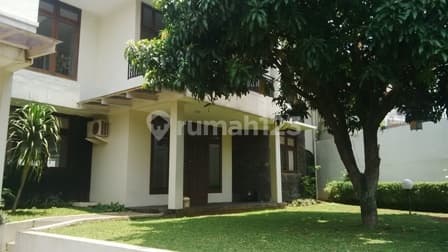 DIJUAL/DISEWAKAN Rumah terawat di Cipete Kebayora Baru Jakarta Selatan