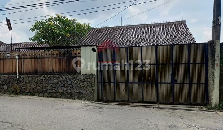 Rumah Dago Giri Raya bangunan 4 Lantai down slope