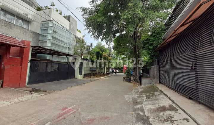 House with Access for Two Cars in Kebayoran Baru Complex Neighborhood