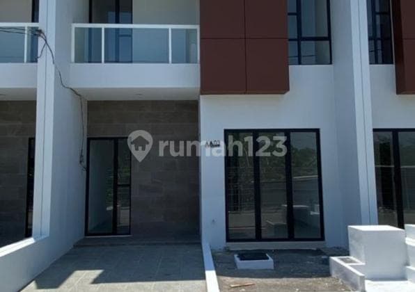 Rumah 1 M an Minimalis 2 lt Central Park Merr Gununganyar