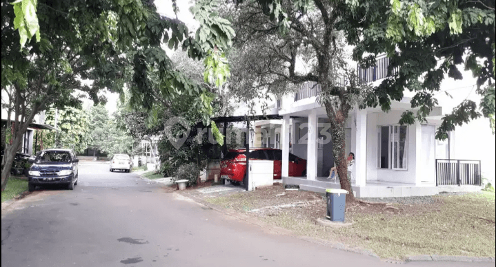 Rumah Hook Cantik di Permata Bintaro