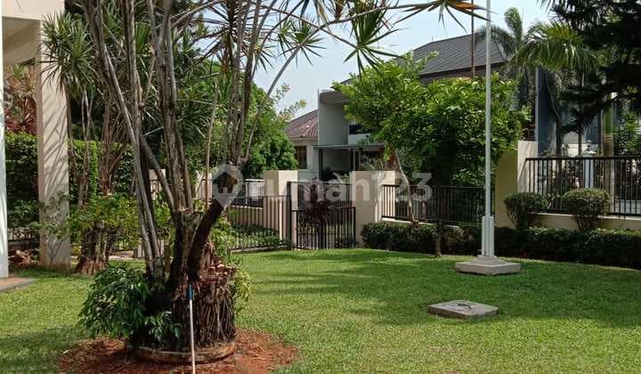 Rumah megah dan luas di Puri Cinere