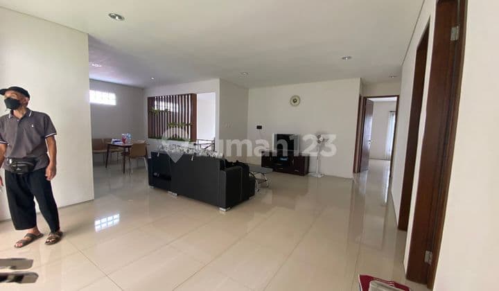 Rumah KEREN dengan view Bandung