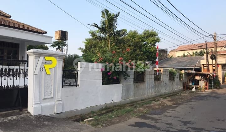 Rumah Secondary tanah luas di Duren Sawit,Jakarta Timur